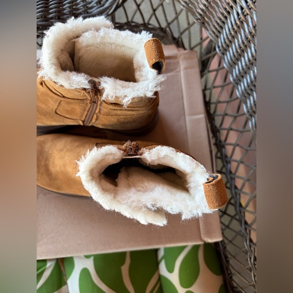 Steve Madden Colletta lug-sole buckle booties camel suede faux-fur lining Fall - Picture 7 of 15